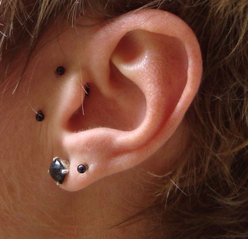 Les piercings de surface chez mds à montpellier MDS Monkey's Dream