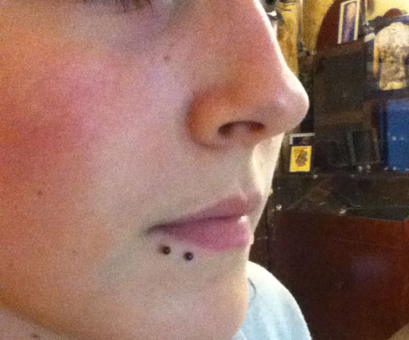 Les piercings autour de la bouche chez mds à montpellier MDS Monkey